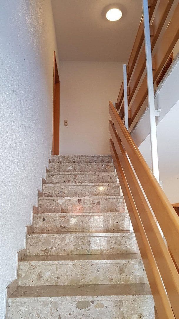 Prenájom bytu 3-izbový 103 m², Korlingen, Porýnie-Falcko Prenájom bytu 3-izbový 103 m², Korlingen, Porýnie-Falcko