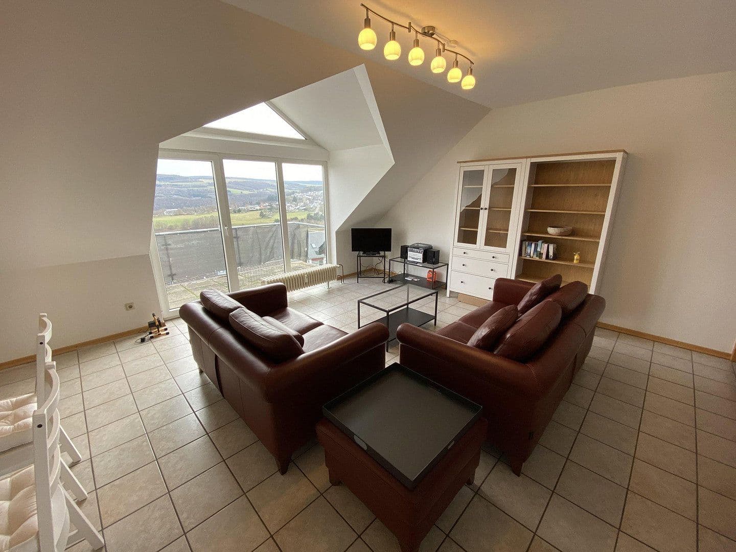 Prenájom bytu 3-izbový 103 m², Korlingen, Porýnie-Falcko Prenájom bytu 3-izbový 103 m², Korlingen, Porýnie-Falcko