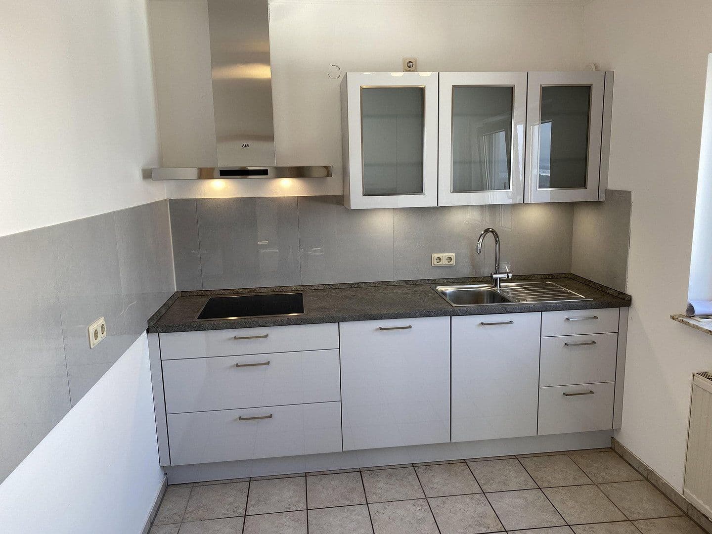 Prenájom bytu 3-izbový 103 m², Korlingen, Porýnie-Falcko Prenájom bytu 3-izbový 103 m², Korlingen, Porýnie-Falcko