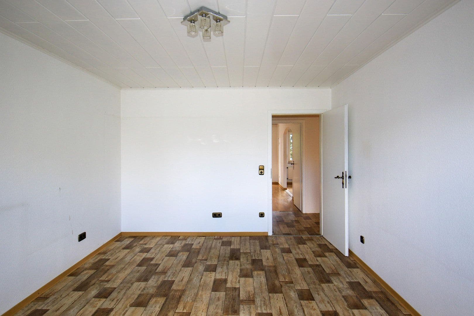 Predaj domu 227 m², pozemok 341 m², Ludwigshafen Maudach, Porýnie-Falcko Predaj domu 227 m², pozemok 341 m², Ludwigshafen Maudach, Porýnie-Falcko