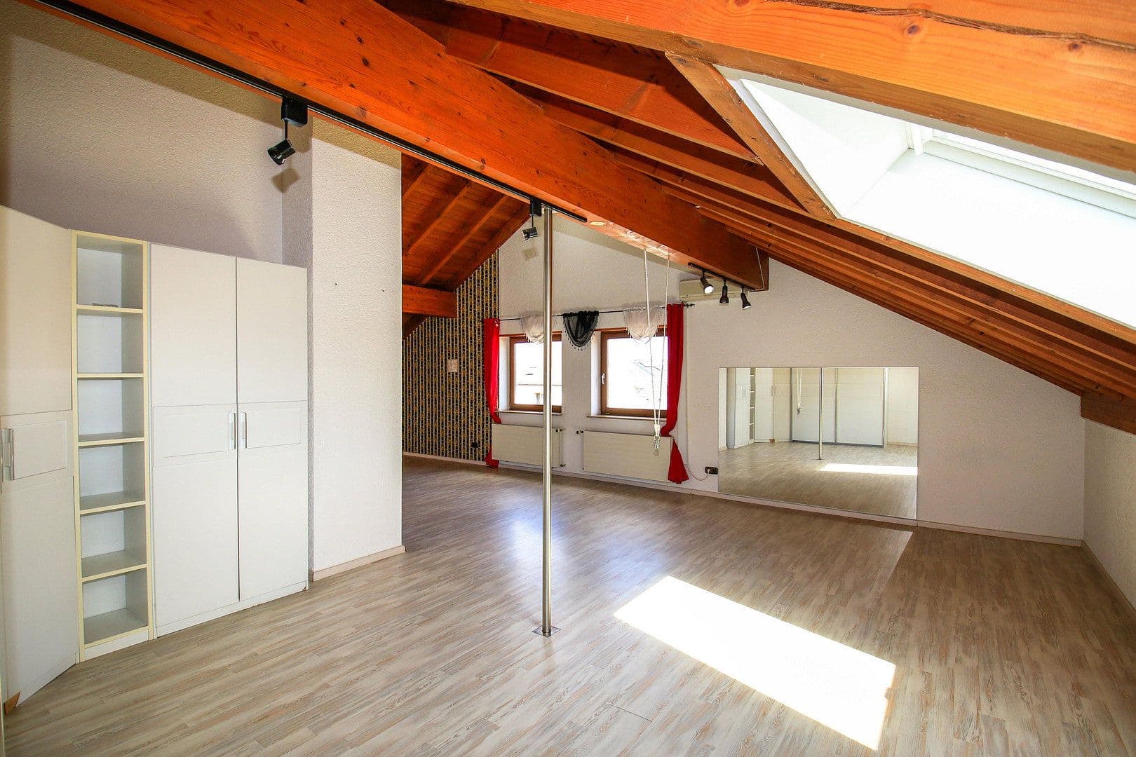Predaj domu 227 m², pozemok 341 m², Ludwigshafen Maudach, Porýnie-Falcko Predaj domu 227 m², pozemok 341 m², Ludwigshafen Maudach, Porýnie-Falcko
