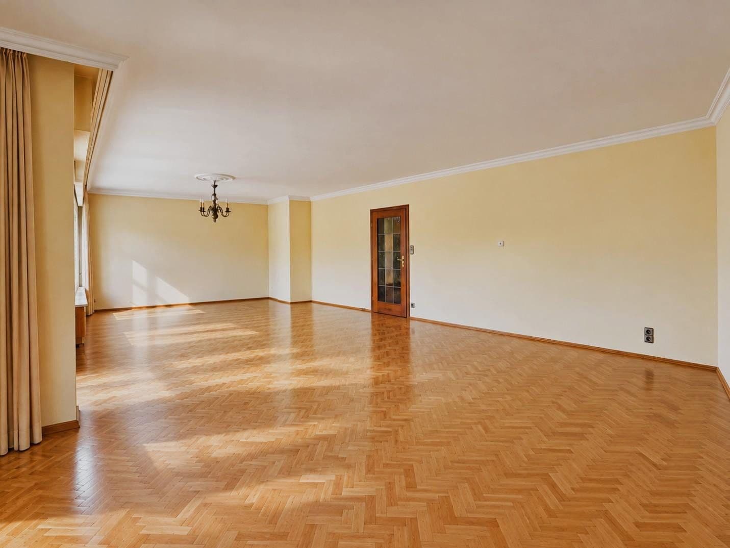 Predaj domu 198 m², pozemok 701 m², Dreieich, Hesensko Predaj domu 198 m², pozemok 701 m², Dreieich, Hesensko