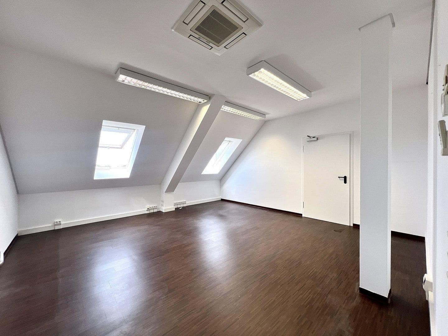 Prenájom kancelárie 170 m², Nürnberger Str. 2a-4, Hanau, Hesensko Prenájom kancelárie 170 m², Nürnberger Str. 2a-4, Hanau, Hesensko