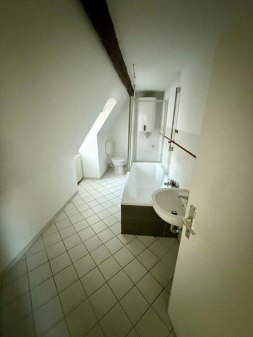 Prenájom bytu 4-izbový 102 m², Grimma, Sasko Prenájom bytu 4-izbový 102 m², Grimma, Sasko