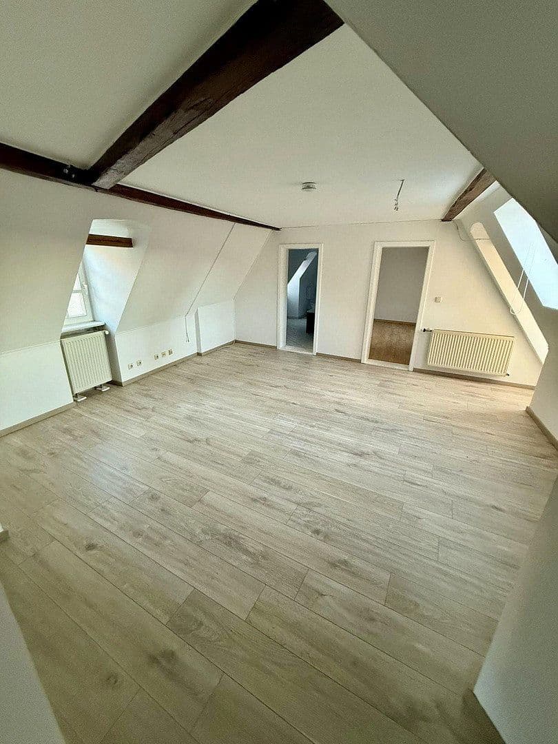 Prenájom bytu 4-izbový 102 m², Grimma, Sasko Prenájom bytu 4-izbový 102 m², Grimma, Sasko