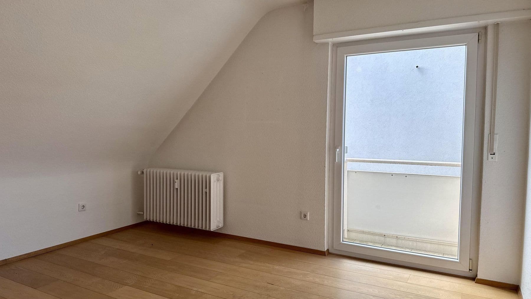 Prenájom bytu 4-izbový 85 m², Sudetenstraße 6, Karlsruhe, Bádensko-Wurttembersko Prenájom bytu 4-izbový 85 m², Sudetenstraße 6, Karlsruhe, Bádensko-Wurttembersko