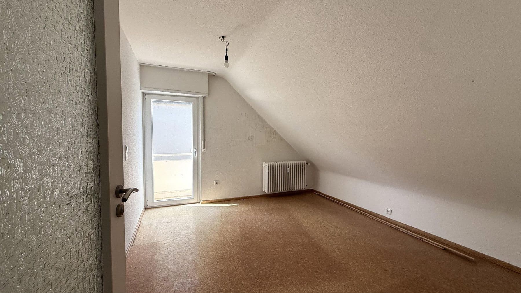 Prenájom bytu 4-izbový 85 m², Sudetenstraße 6, Karlsruhe, Bádensko-Wurttembersko Prenájom bytu 4-izbový 85 m², Sudetenstraße 6, Karlsruhe, Bádensko-Wurttembersko