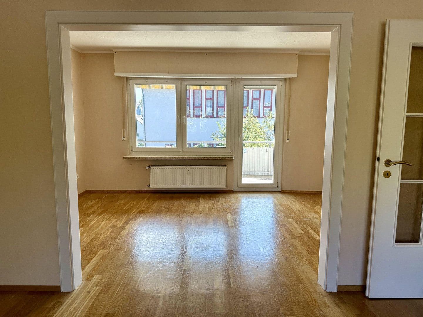 Prenájom bytu 2-izbový 95 m², Karlsruhe, Bádensko-Wurttembersko Prenájom bytu 2-izbový 95 m², Karlsruhe, Bádensko-Wurttembersko