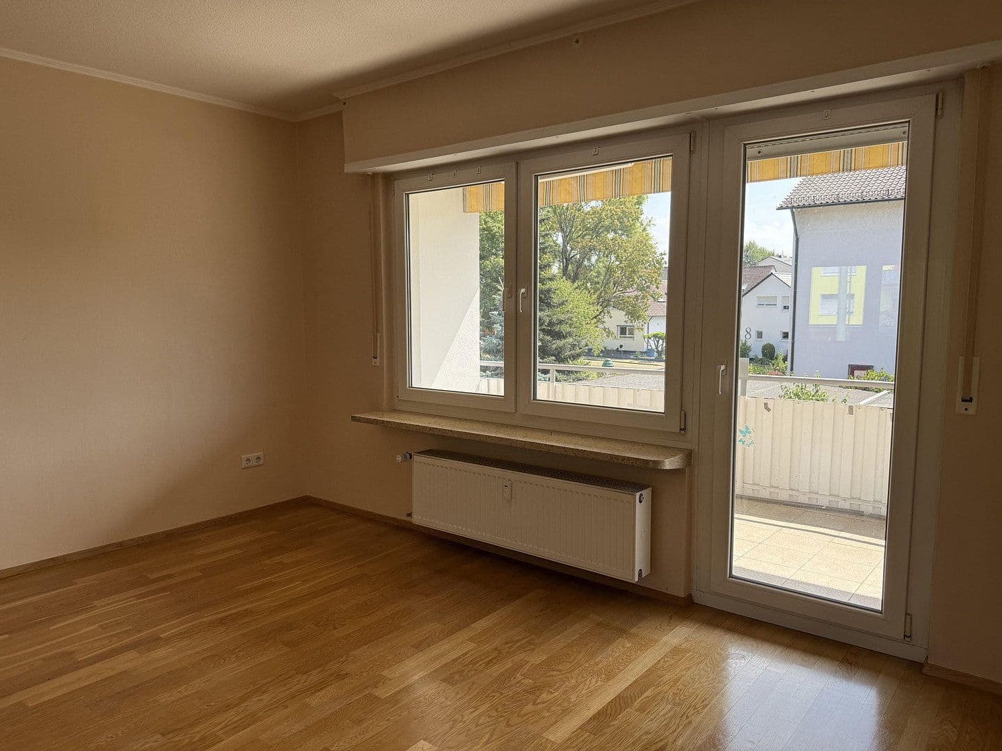 Prenájom bytu 2-izbový 95 m², Karlsruhe, Bádensko-Wurttembersko Prenájom bytu 2-izbový 95 m², Karlsruhe, Bádensko-Wurttembersko