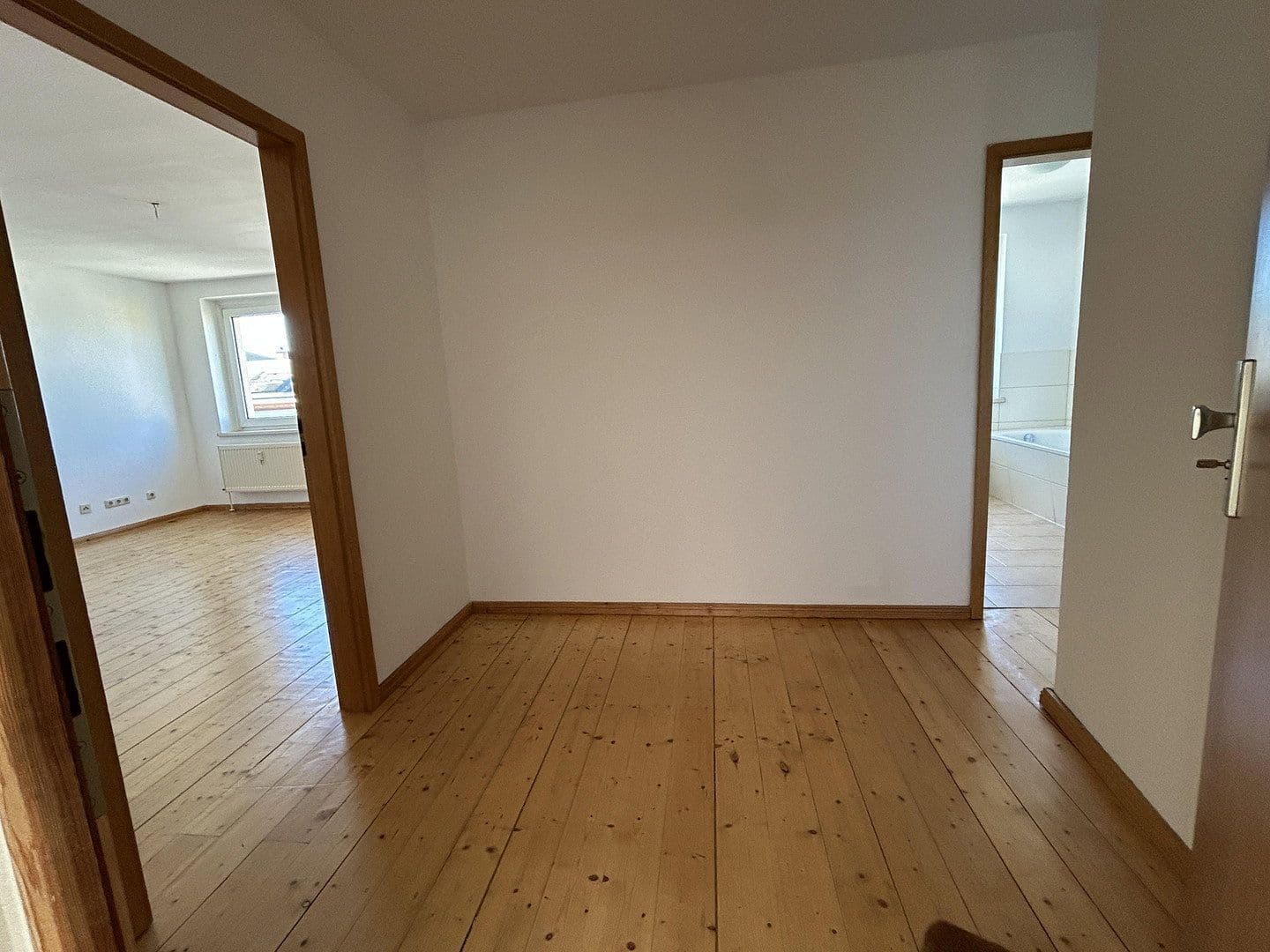 Prenájom bytu 3-izbový 68 m², Wörmlitzer Straße 12, Halle, Sasko-Anhaltsko Prenájom bytu 3-izbový 68 m², Wörmlitzer Straße 12, Halle, Sasko-Anhaltsko