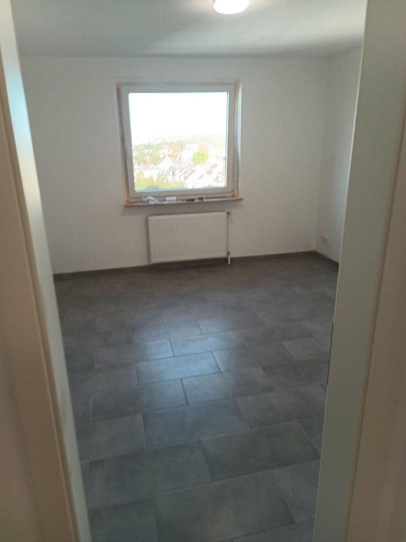 Prenájom bytu 3-izbový 91 m², Im Mainfeld 23, Frankfurt, Hesensko Prenájom bytu 3-izbový 91 m², Im Mainfeld 23, Frankfurt, Hesensko