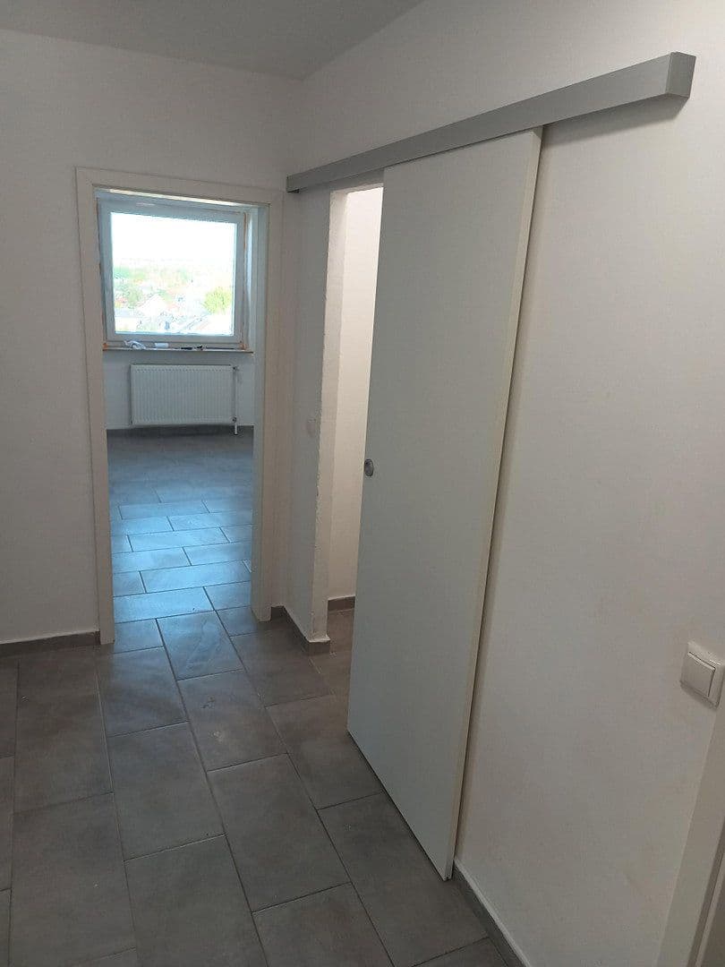 Prenájom bytu 3-izbový 91 m², Im Mainfeld 23, Frankfurt, Hesensko Prenájom bytu 3-izbový 91 m², Im Mainfeld 23, Frankfurt, Hesensko