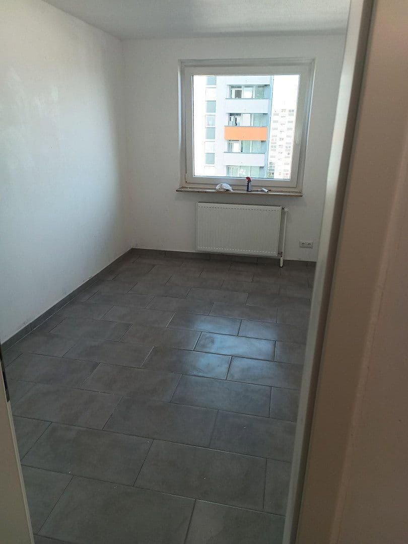 Prenájom bytu 3-izbový 91 m², Im Mainfeld 23, Frankfurt, Hesensko Prenájom bytu 3-izbový 91 m², Im Mainfeld 23, Frankfurt, Hesensko