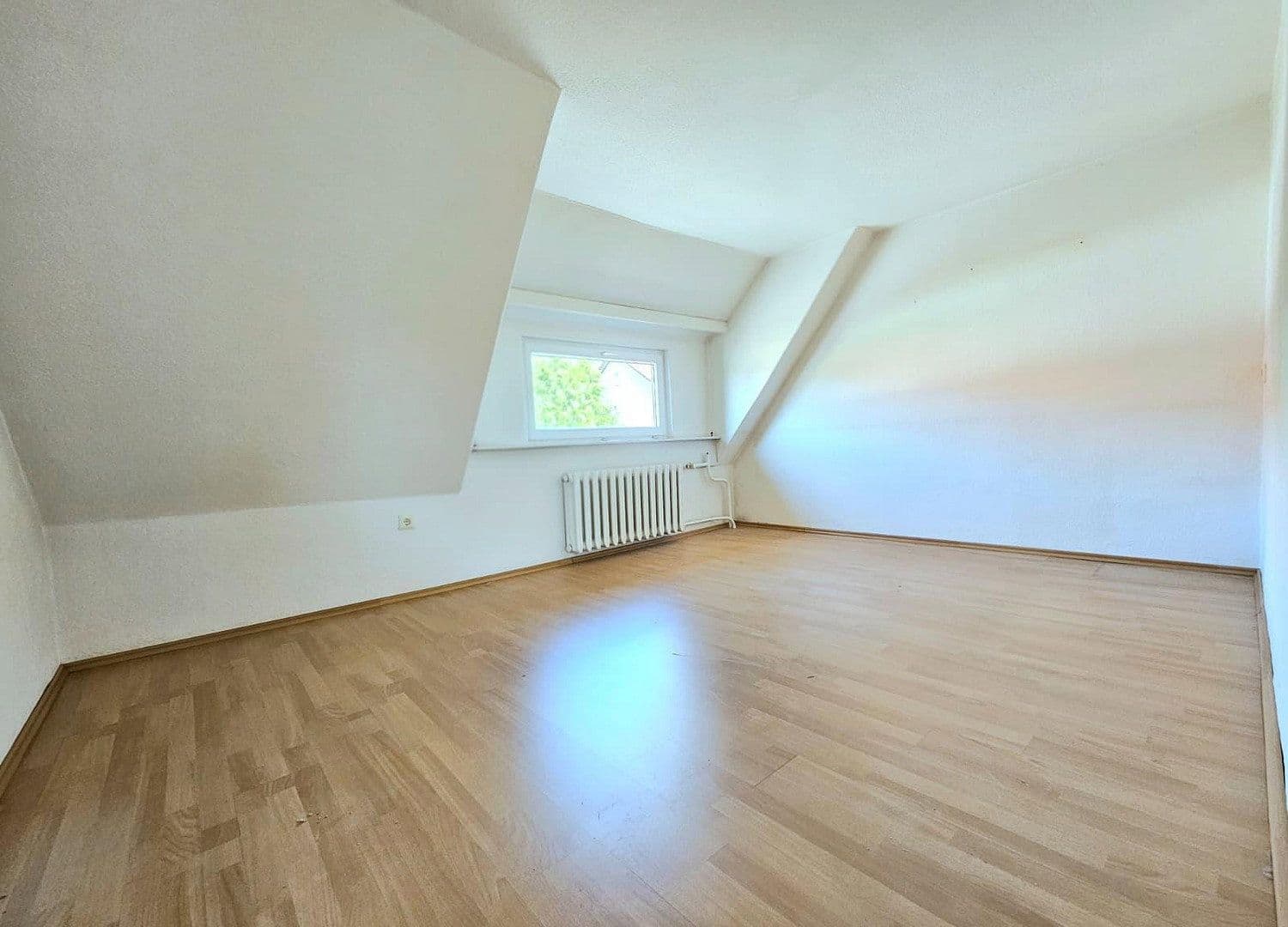 Predaj domu 130 m², pozemok 871 m², Straße der Neuen Zeit 15, Südharz, Sasko-Anhaltsko Predaj domu 130 m², pozemok 871 m², Straße der Neuen Zeit 15, Südharz, Sasko-Anhaltsko