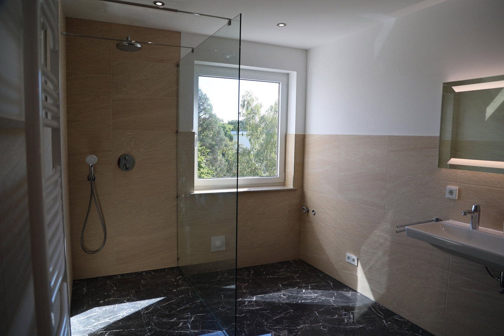 Prenájom bytu 2-izbový 100 m², Taunusstraße 58, Böblingen, Bádensko-Wurttembersko Prenájom bytu 2-izbový 100 m², Taunusstraße 58, Böblingen, Bádensko-Wurttembersko