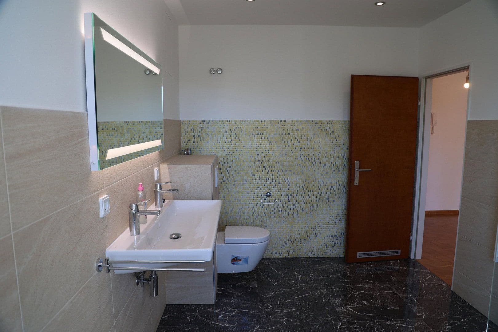 Prenájom bytu 2-izbový 100 m², Taunusstraße 58, Böblingen, Bádensko-Wurttembersko Prenájom bytu 2-izbový 100 m², Taunusstraße 58, Böblingen, Bádensko-Wurttembersko