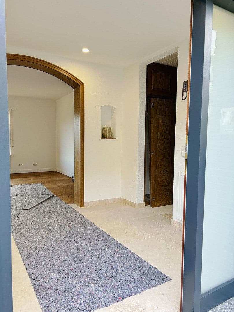 Prenájom domu 135 m², pozemok 587 m², Auf der Hardt 1, Bad Ems, Porýnie-Falcko Prenájom domu 135 m², pozemok 587 m², Auf der Hardt 1, Bad Ems, Porýnie-Falcko