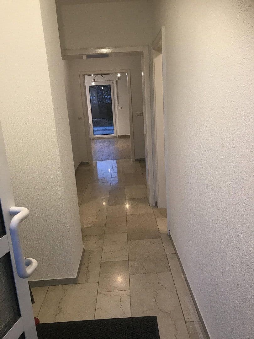 Predaj domu 686 m², pozemok 1.219 m², Postsr 1/3, Gottmadingen, Bádensko-Wurttembersko Predaj domu 686 m², pozemok 1.219 m², Postsr 1/3, Gottmadingen, Bádensko-Wurttembersko