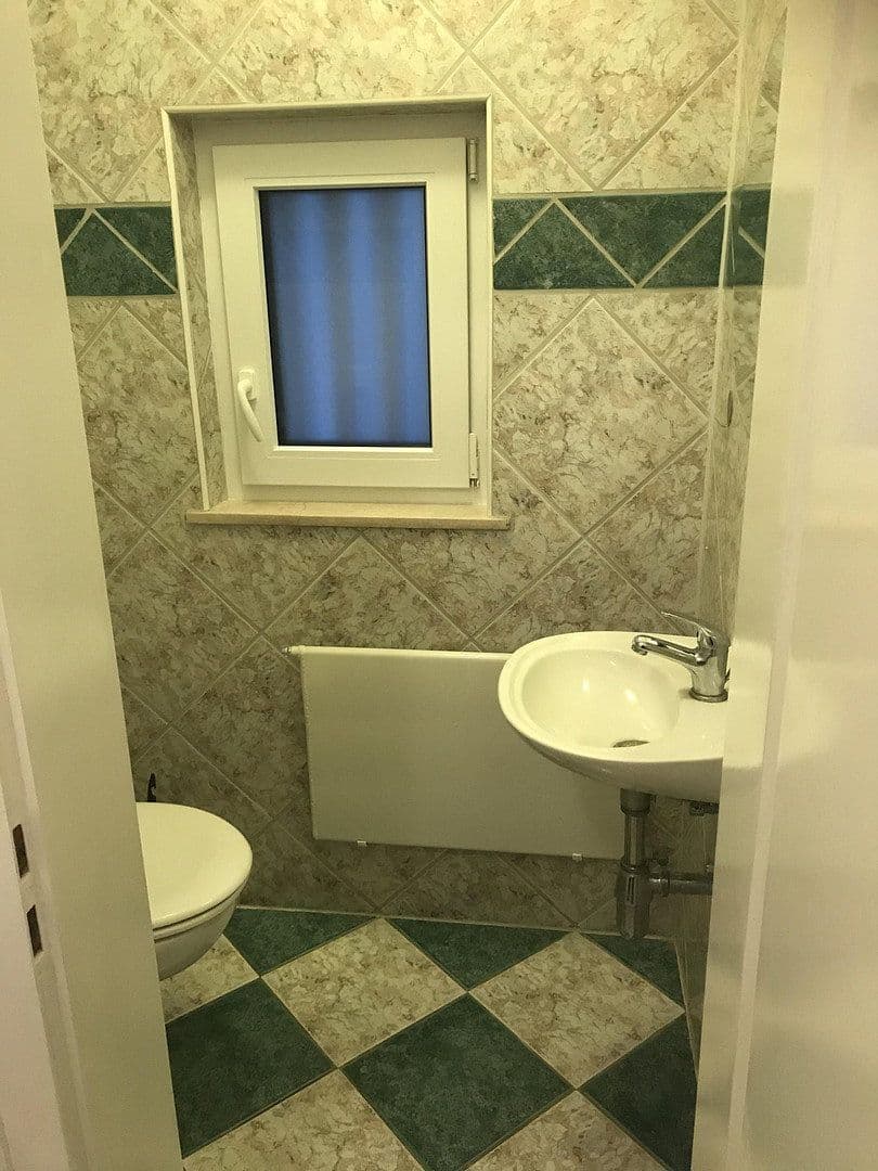 Predaj domu 686 m², pozemok 1.219 m², Postsr 1/3, Gottmadingen, Bádensko-Wurttembersko Predaj domu 686 m², pozemok 1.219 m², Postsr 1/3, Gottmadingen, Bádensko-Wurttembersko