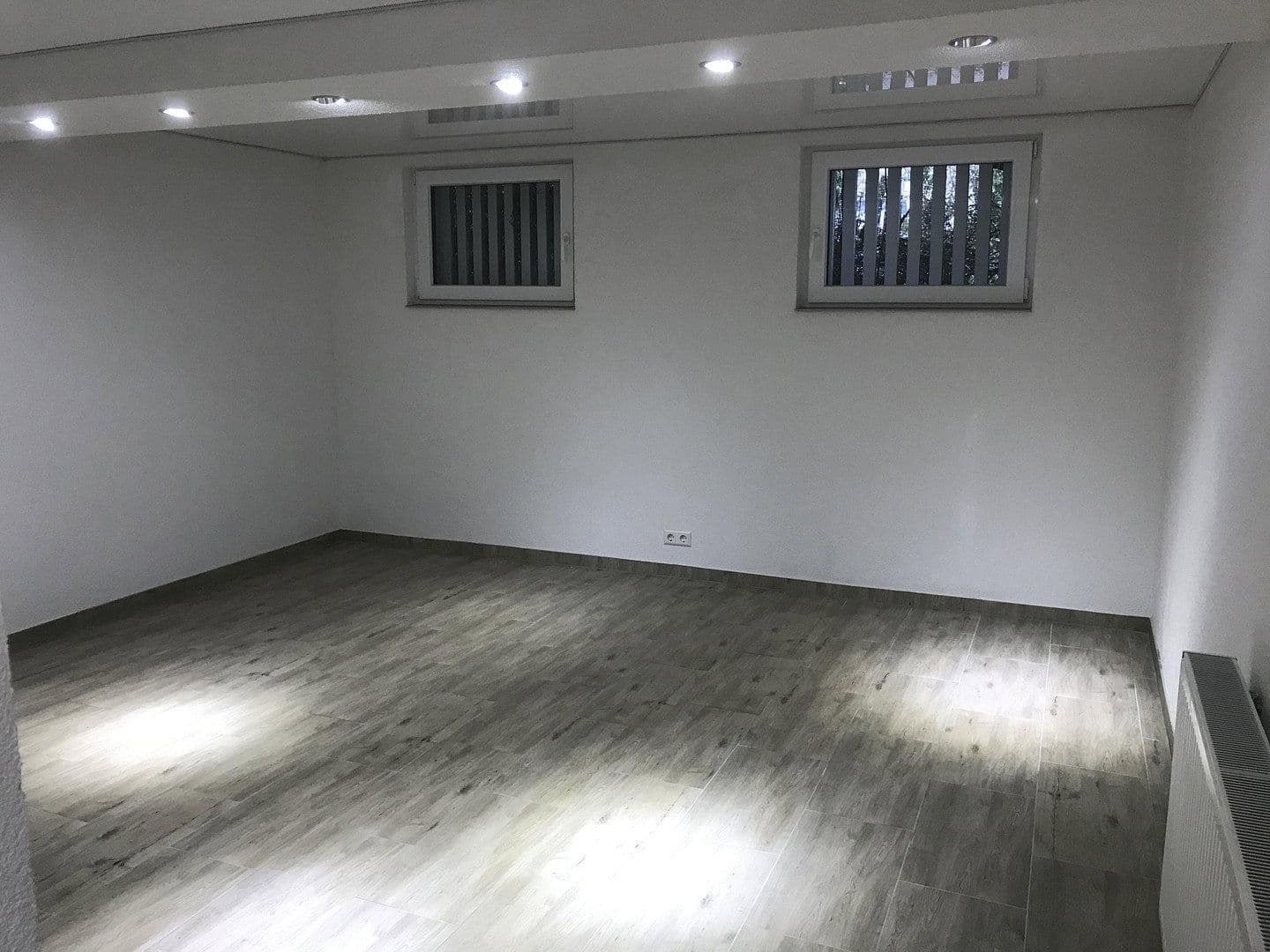 Predaj domu 686 m², pozemok 1.219 m², Postsr 1/3, Gottmadingen, Bádensko-Wurttembersko Predaj domu 686 m², pozemok 1.219 m², Postsr 1/3, Gottmadingen, Bádensko-Wurttembersko