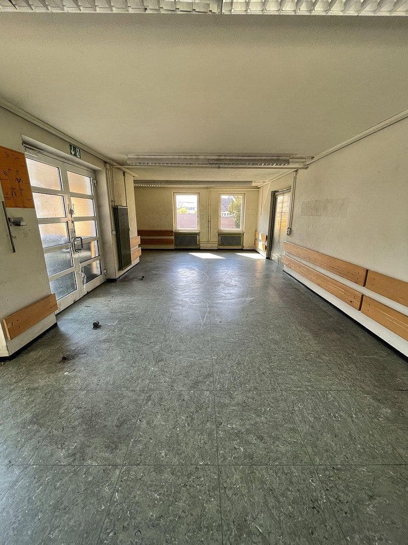 Predaj domu 686 m², pozemok 1.219 m², Postsr 1/3, Gottmadingen, Bádensko-Wurttembersko Predaj domu 686 m², pozemok 1.219 m², Postsr 1/3, Gottmadingen, Bádensko-Wurttembersko
