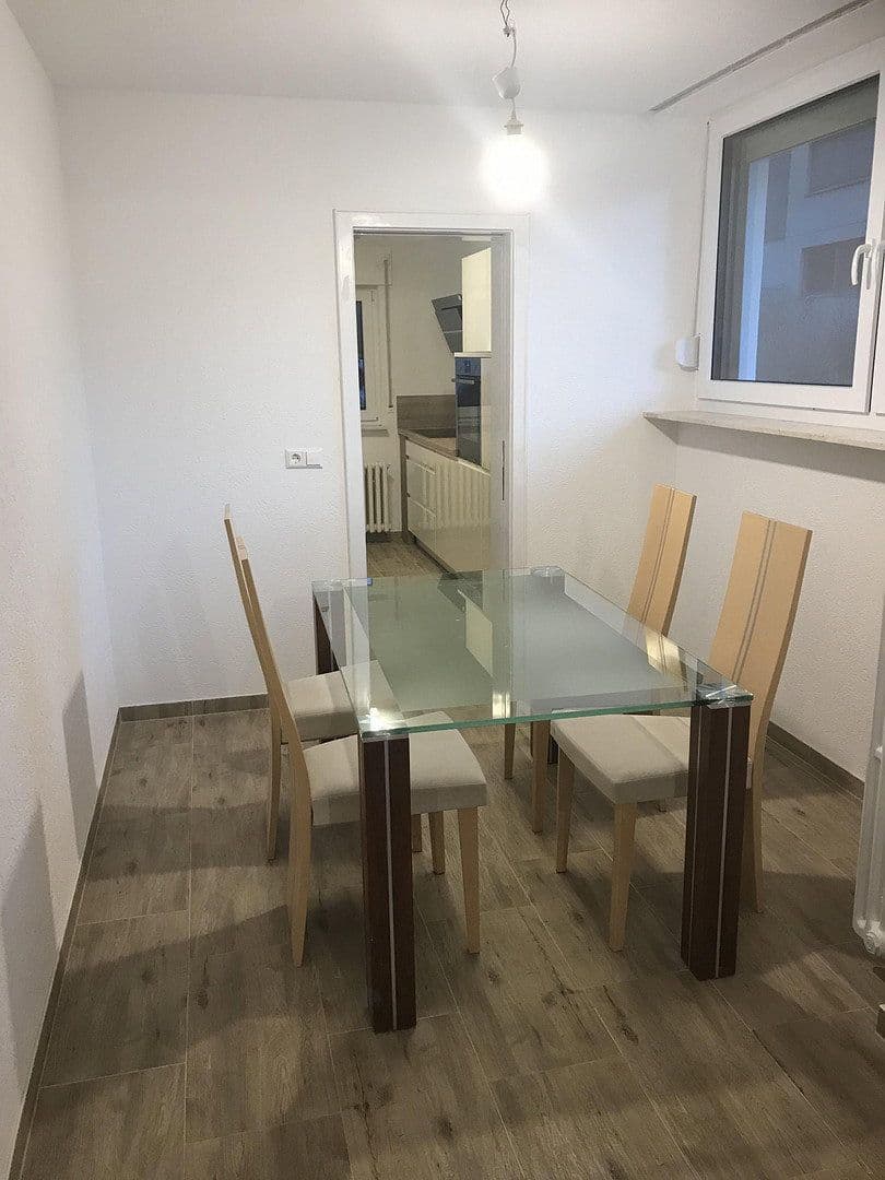 Predaj domu 686 m², pozemok 1.219 m², Postsr 1/3, Gottmadingen, Bádensko-Wurttembersko Predaj domu 686 m², pozemok 1.219 m², Postsr 1/3, Gottmadingen, Bádensko-Wurttembersko