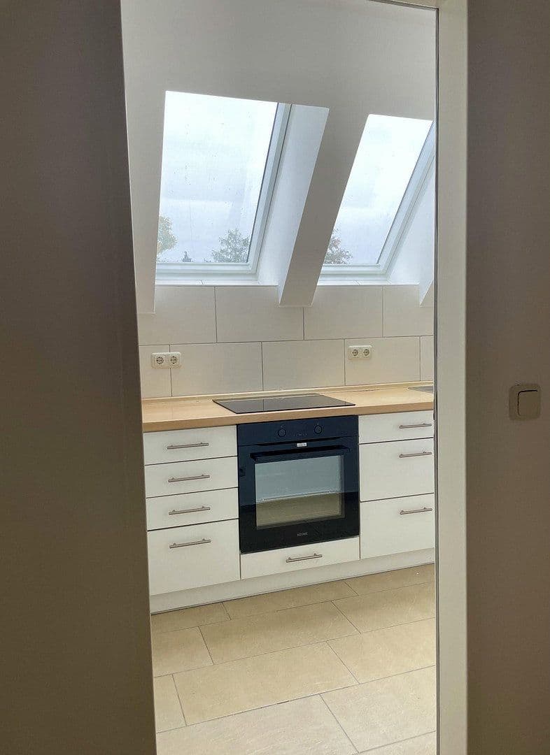 Prenájom bytu 3-izbový 83 m², München, Bavorsko Prenájom bytu 3-izbový 83 m², München, Bavorsko