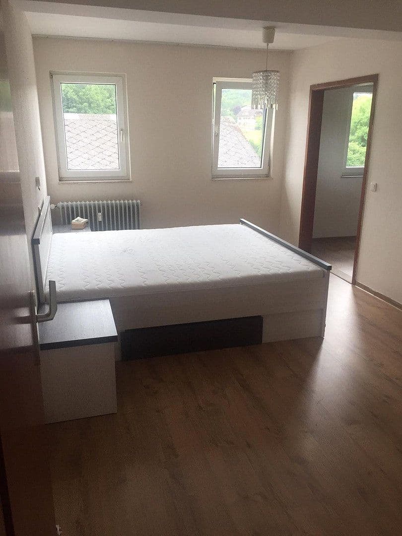 Prenájom bytu 4-izbový 103 m², Buderusstraße 29, Weilmünster, Hesensko Prenájom bytu 4-izbový 103 m², Buderusstraße 29, Weilmünster, Hesensko