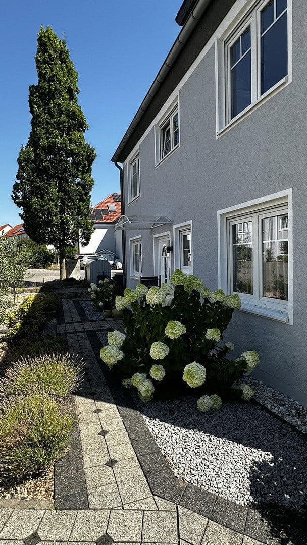 Predaj domu 207 m², pozemok 328 m², Bad Vilbel, Hesensko Predaj domu 207 m², pozemok 328 m², Bad Vilbel, Hesensko