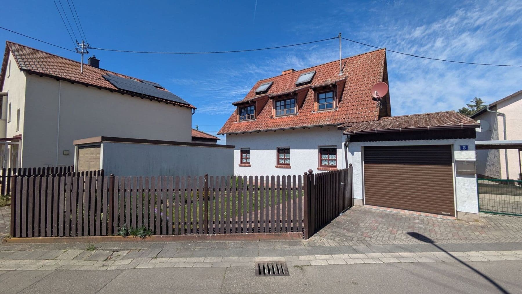 Predaj domu 160 m², pozemok 539 m², Ludwigshafen am Rhein, Porýnie-Falcko Predaj domu 160 m², pozemok 539 m², Ludwigshafen am Rhein, Porýnie-Falcko