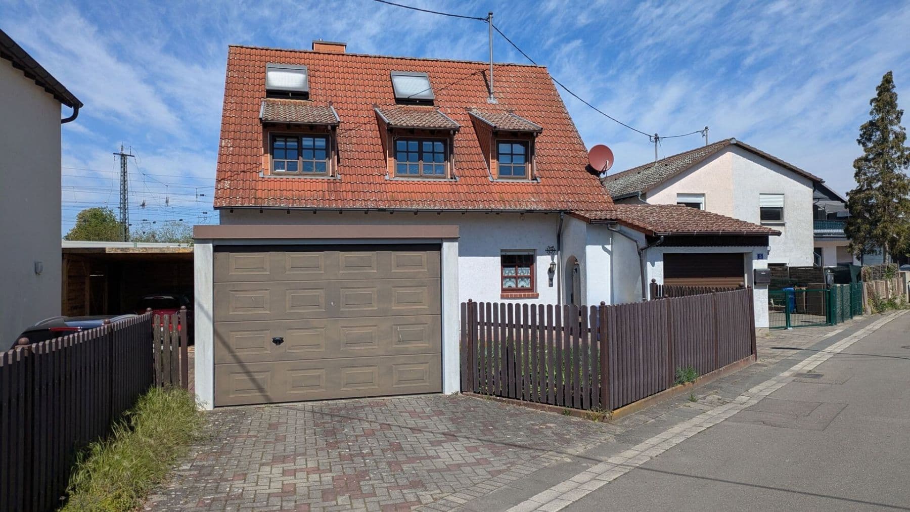 Predaj domu 160 m², pozemok 539 m², Ludwigshafen am Rhein, Porýnie-Falcko Predaj domu 160 m², pozemok 539 m², Ludwigshafen am Rhein, Porýnie-Falcko