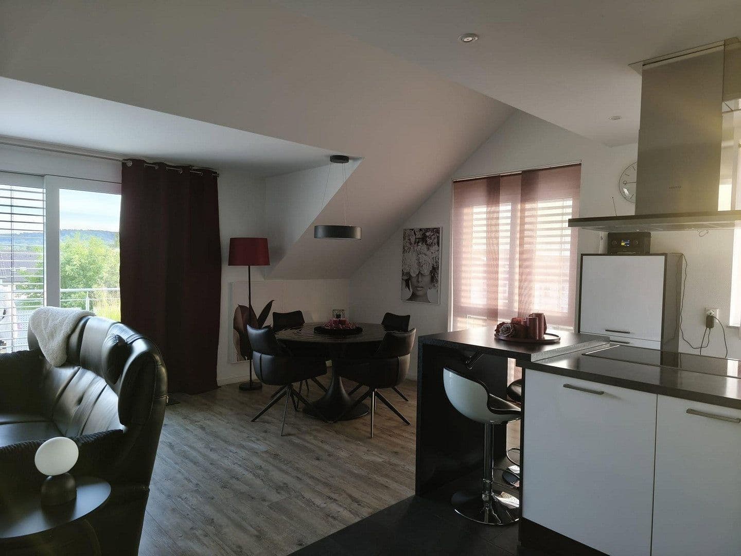 Predaj bytu 4-izbový 109 m², Hofgartenstraße 57, Neuenstadt am Kocher, Bádensko-Wurttembersko Predaj bytu 4-izbový 109 m², Hofgartenstraße 57, Neuenstadt am Kocher, Bádensko-Wurttembersko