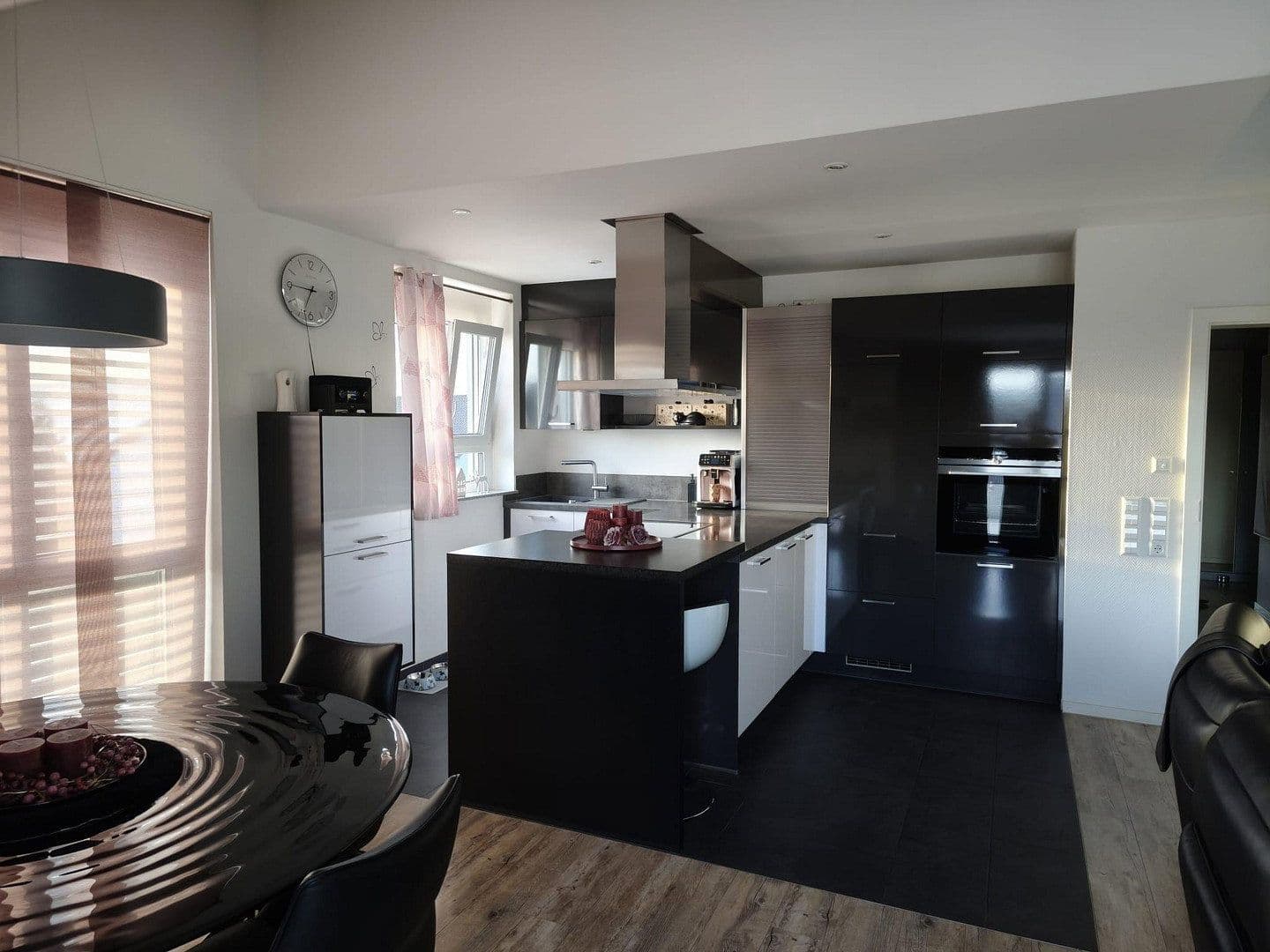 Predaj bytu 4-izbový 109 m², Hofgartenstraße 57, Neuenstadt am Kocher, Bádensko-Wurttembersko Predaj bytu 4-izbový 109 m², Hofgartenstraße 57, Neuenstadt am Kocher, Bádensko-Wurttembersko