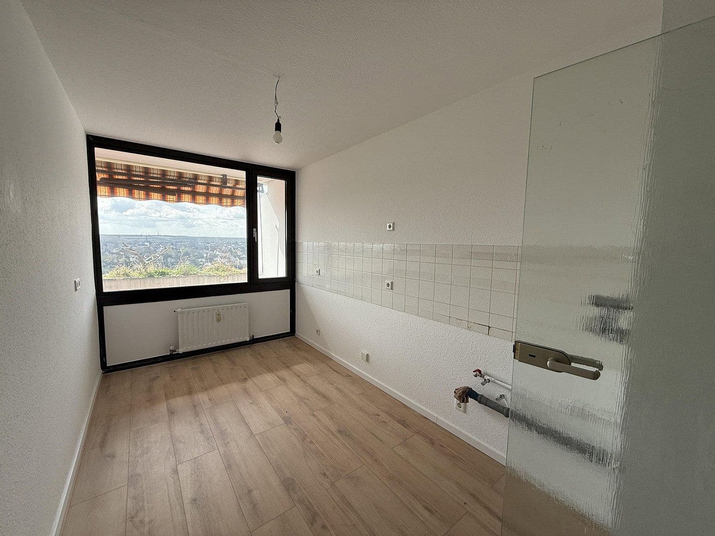 Prenájom bytu 3-izbový 96 m², Mainz, Porýnie-Falcko Prenájom bytu 3-izbový 96 m², Mainz, Porýnie-Falcko
