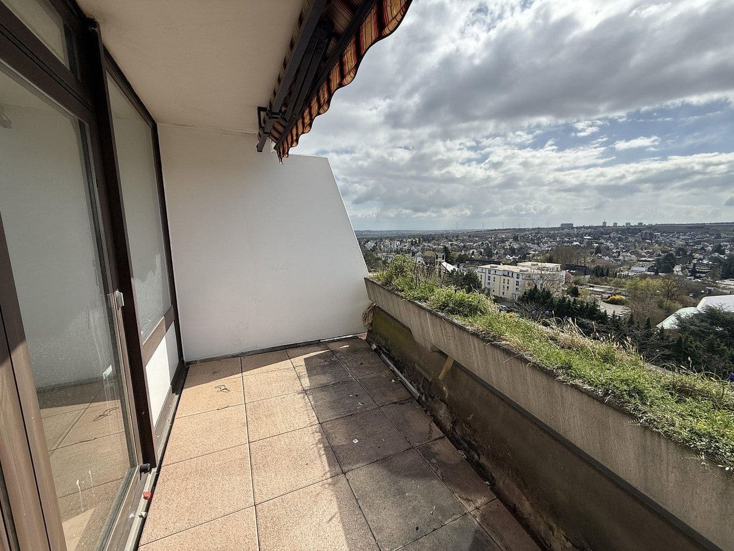 Prenájom bytu 3-izbový 96 m², Mainz, Porýnie-Falcko Prenájom bytu 3-izbový 96 m², Mainz, Porýnie-Falcko