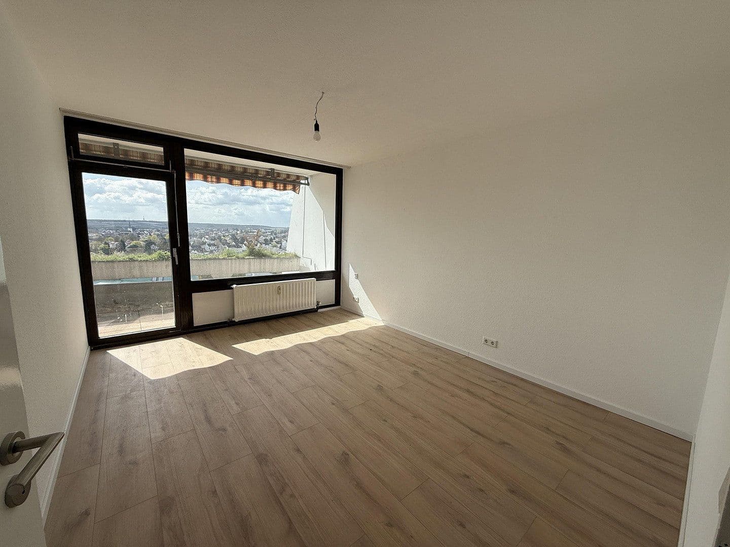 Prenájom bytu 3-izbový 96 m², Mainz, Porýnie-Falcko Prenájom bytu 3-izbový 96 m², Mainz, Porýnie-Falcko