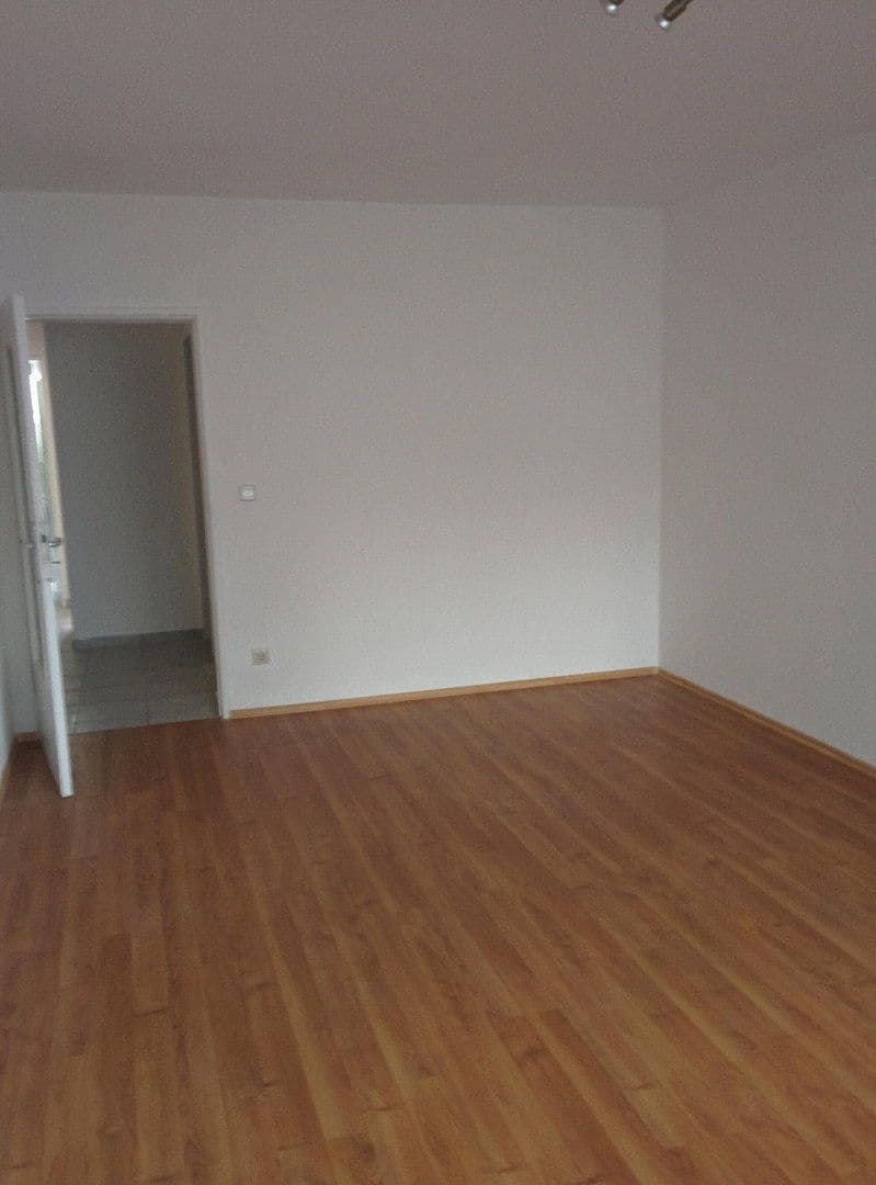 Prenájom bytu 3-izbový 70 m², Bettinastraße 20, Offenbach am Main, Hesensko Prenájom bytu 3-izbový 70 m², Bettinastraße 20, Offenbach am Main, Hesensko
