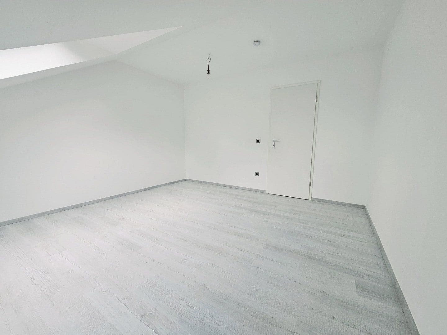Predaj bytu 4-izbový 105 m², München, Bavorsko Predaj bytu 4-izbový 105 m², München, Bavorsko