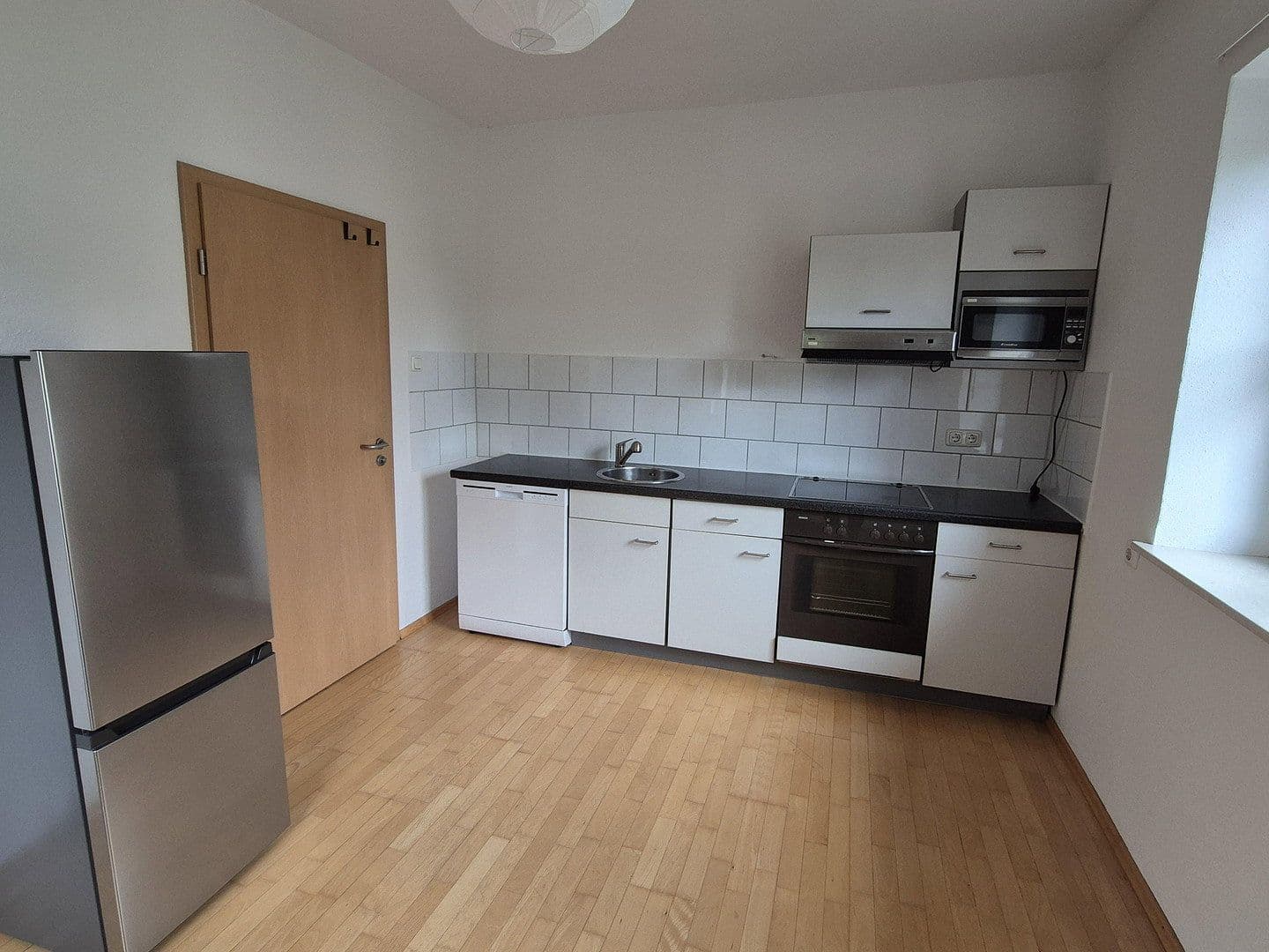 Prenájom bytu 2-izbový 64 m², München, Bavorsko Prenájom bytu 2-izbový 64 m², München, Bavorsko