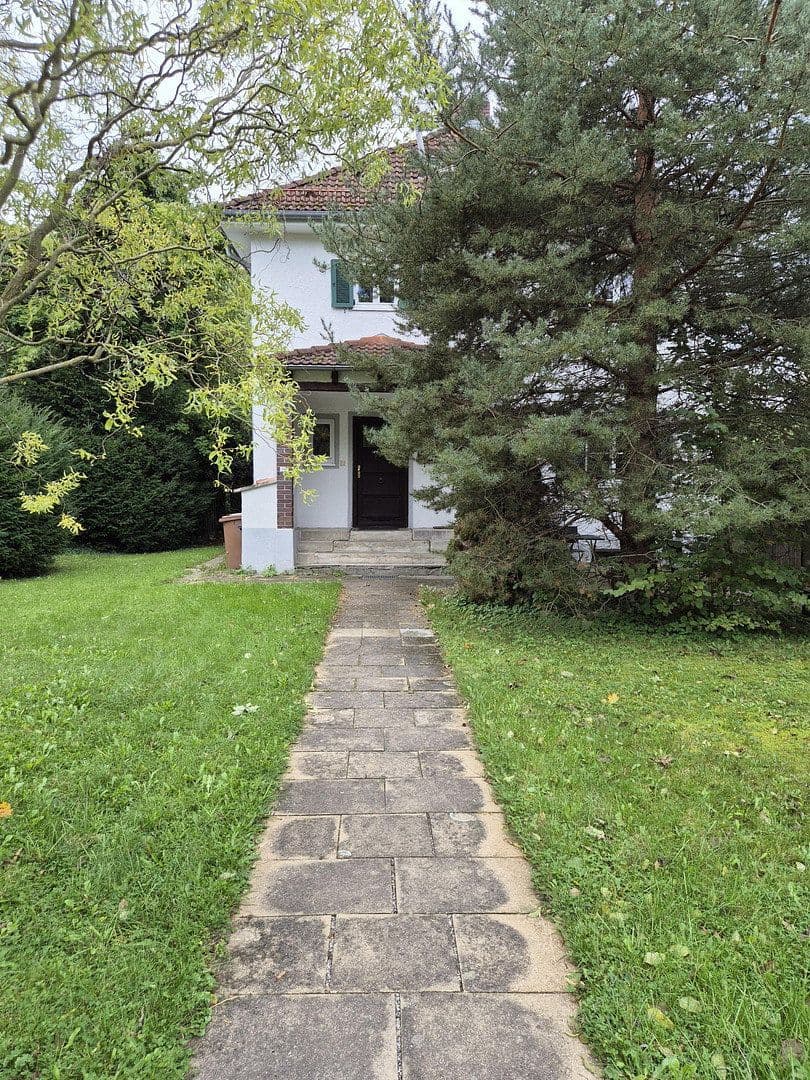 Prenájom bytu 2-izbový 64 m², München, Bavorsko Prenájom bytu 2-izbový 64 m², München, Bavorsko