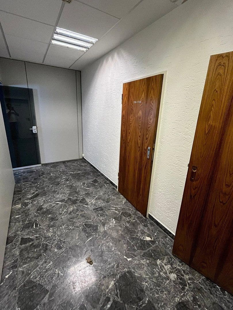 Prenájom nebytového priestoru 1 m², Friedrichkaiserstr. 13, Iserlohn, Severné Porýnie - Westfálsko Prenájom nebytového priestoru 1 m², Friedrichkaiserstr. 13, Iserlohn, Severné Porýnie - Westfálsko