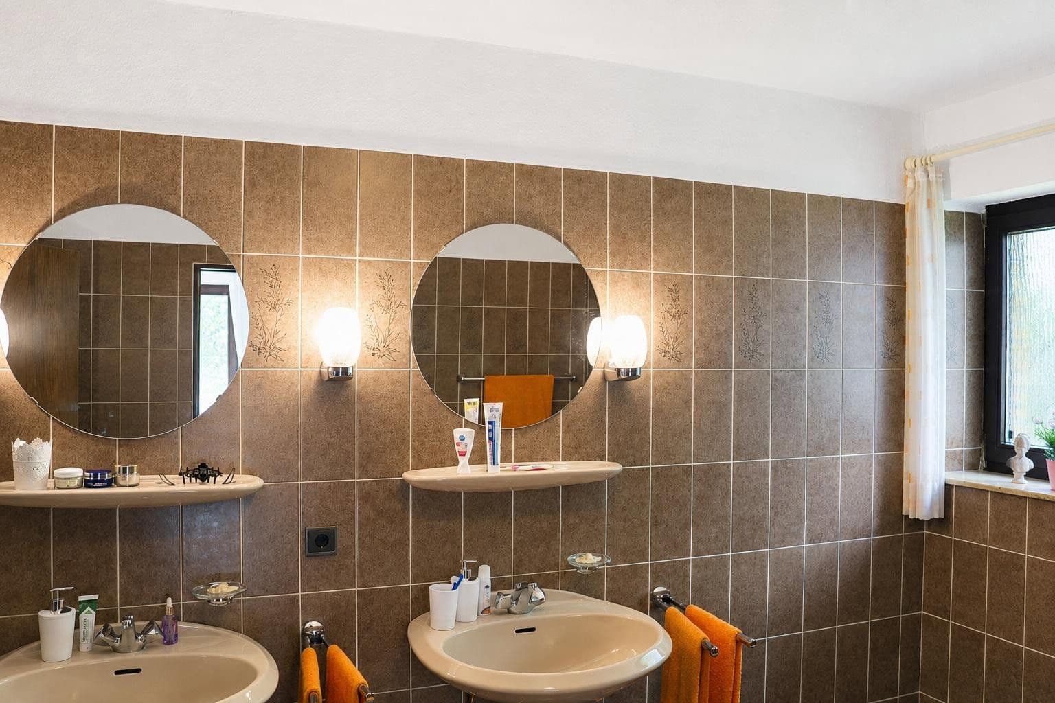 Predaj domu 204 m², pozemok 1.209 m², Hude (Oldenburg), Dolné Sasko Predaj domu 204 m², pozemok 1.209 m², Hude (Oldenburg), Dolné Sasko