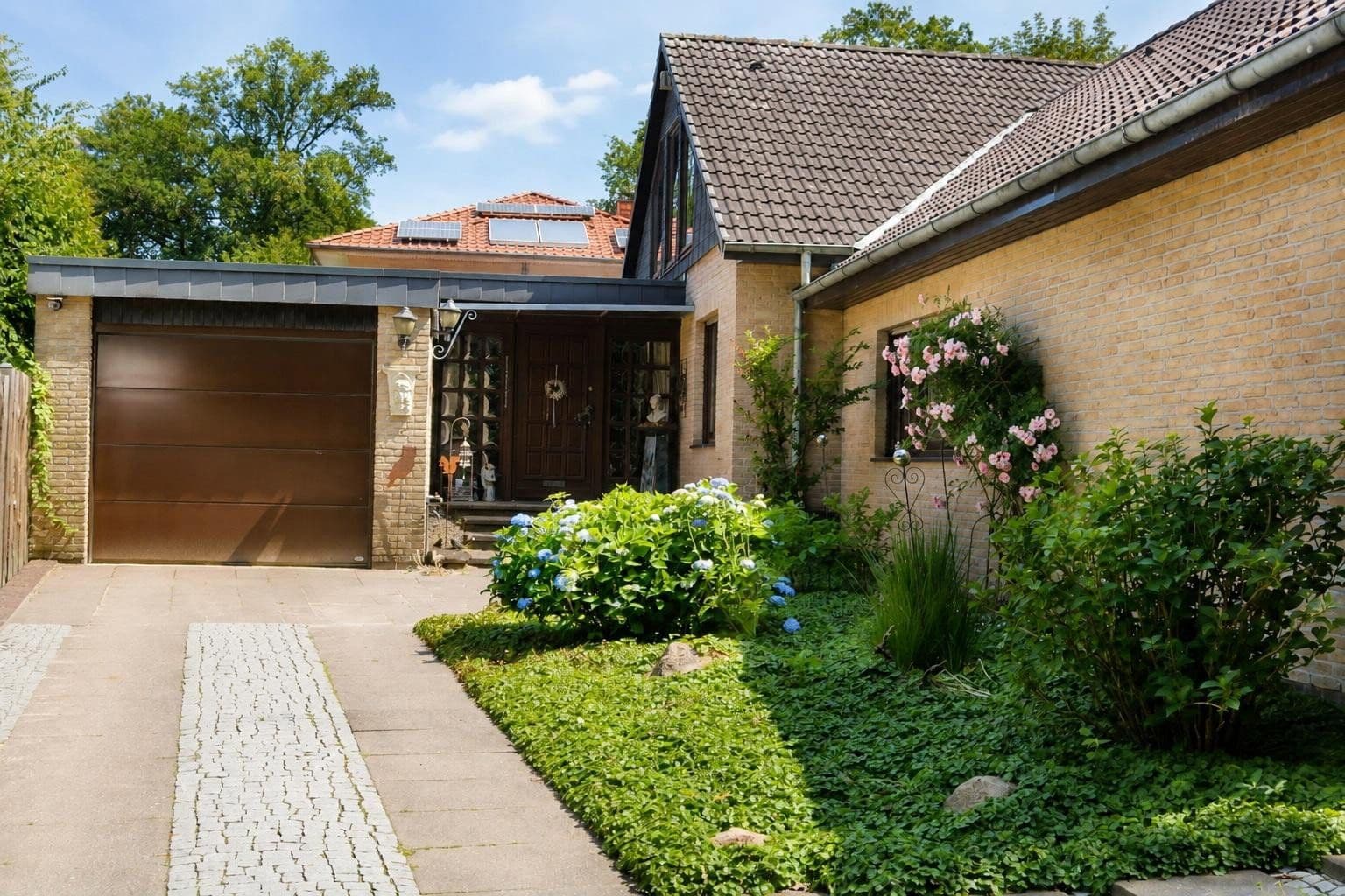Predaj domu 204 m², pozemok 1.209 m², Hude (Oldenburg), Dolné Sasko Predaj domu 204 m², pozemok 1.209 m², Hude (Oldenburg), Dolné Sasko