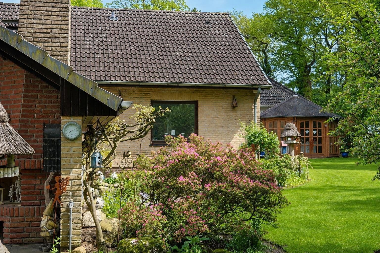 Predaj domu 204 m², pozemok 1.209 m², Hude (Oldenburg), Dolné Sasko Predaj domu 204 m², pozemok 1.209 m², Hude (Oldenburg), Dolné Sasko