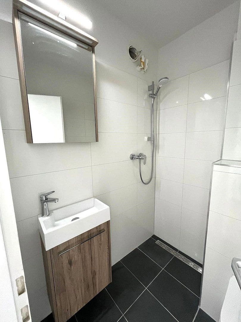 Prenájom bytu 1-izbový 31 m², Hannover, Dolné Sasko Prenájom bytu 1-izbový 31 m², Hannover, Dolné Sasko