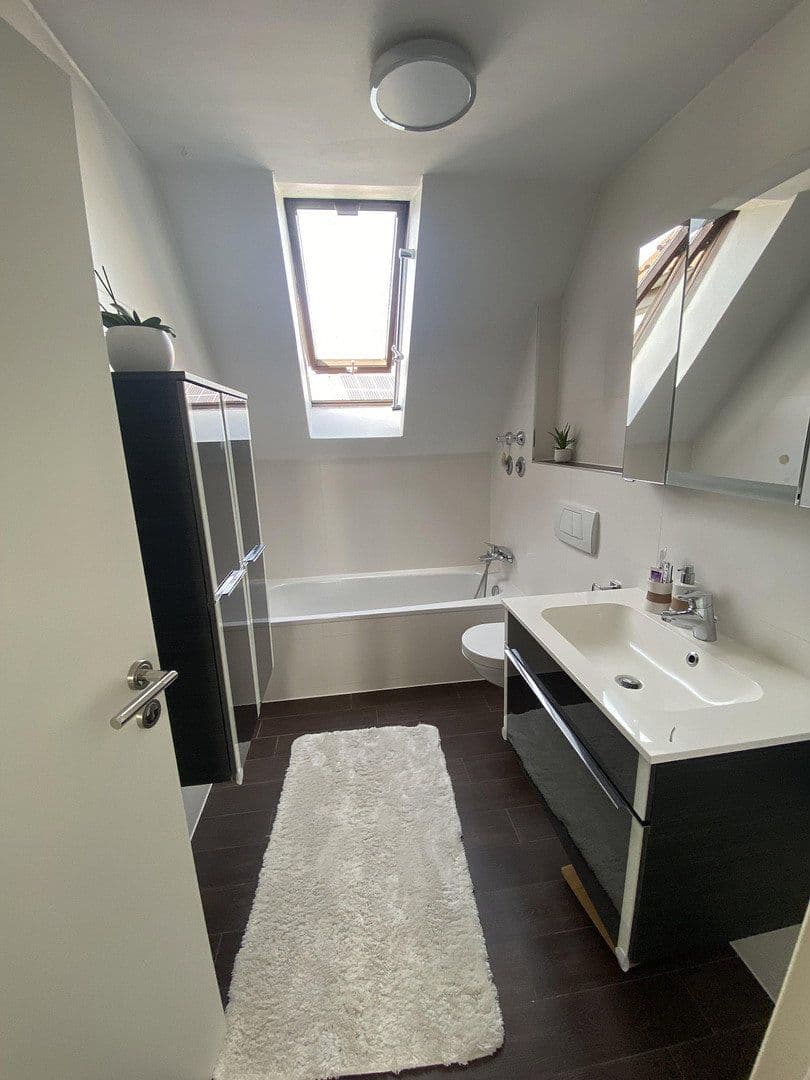 Prenájom bytu 3-izbový 74 m², Sandstr. 5, Weichs, Bavorsko Prenájom bytu 3-izbový 74 m², Sandstr. 5, Weichs, Bavorsko