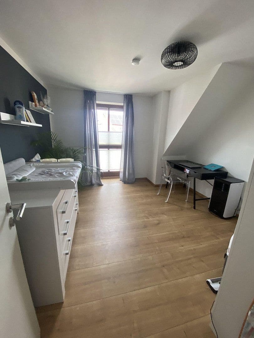 Prenájom bytu 3-izbový 74 m², Sandstr. 5, Weichs, Bavorsko Prenájom bytu 3-izbový 74 m², Sandstr. 5, Weichs, Bavorsko
