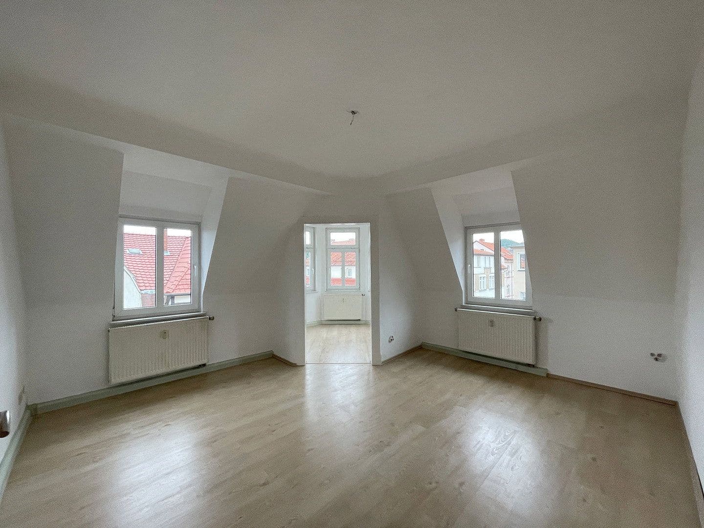 Prenájom bytu 5-izbový 125 m², Charlottenstraße 7, Eisenach, Durínsko Prenájom bytu 5-izbový 125 m², Charlottenstraße 7, Eisenach, Durínsko