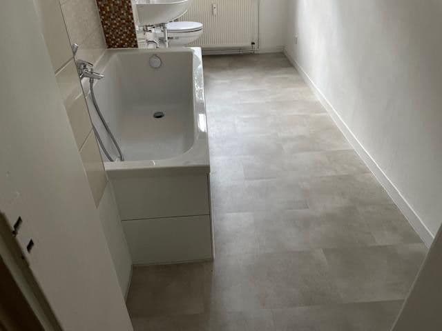 Prenájom bytu 6-izbový 180 m², Roßmäßlerstraße 7, Tharandt, Sasko Prenájom bytu 6-izbový 180 m², Roßmäßlerstraße 7, Tharandt, Sasko