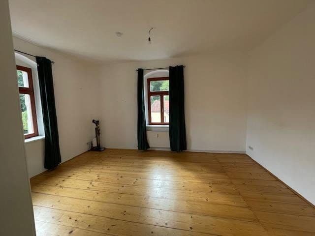 Prenájom bytu 6-izbový 180 m², Roßmäßlerstraße 7, Tharandt, Sasko Prenájom bytu 6-izbový 180 m², Roßmäßlerstraße 7, Tharandt, Sasko